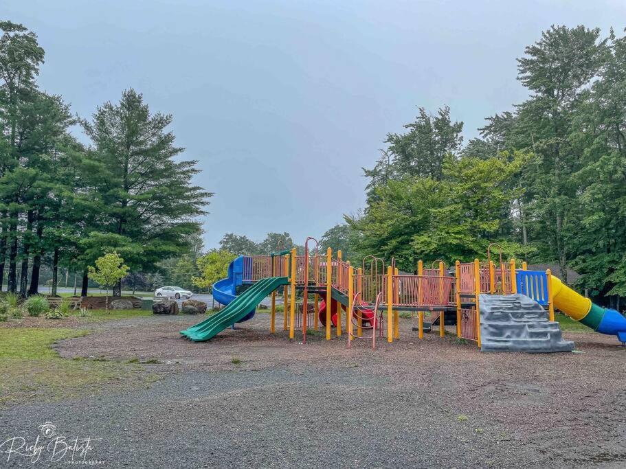 Cozy, Spacious House *New*Inthecommunity+Fire Pit Tobyhanna Ngoại thất bức ảnh